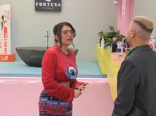  S dua t i shoh këto gjëra   Alba e zhgënjyer nga Limi dhe afrimiteti i tij me Dolcen