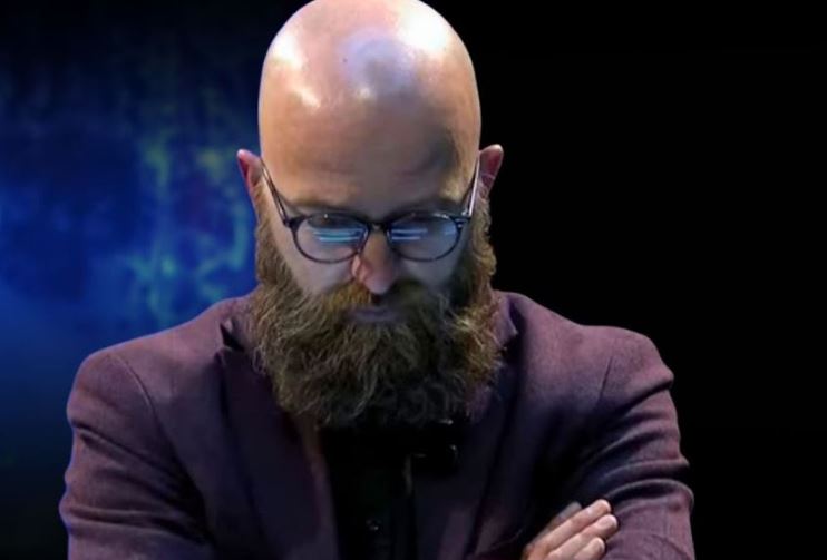 Rasti i Arianit Sllamnikut  policia fton për intervistim qytetarët që kanë pranuar shërbime