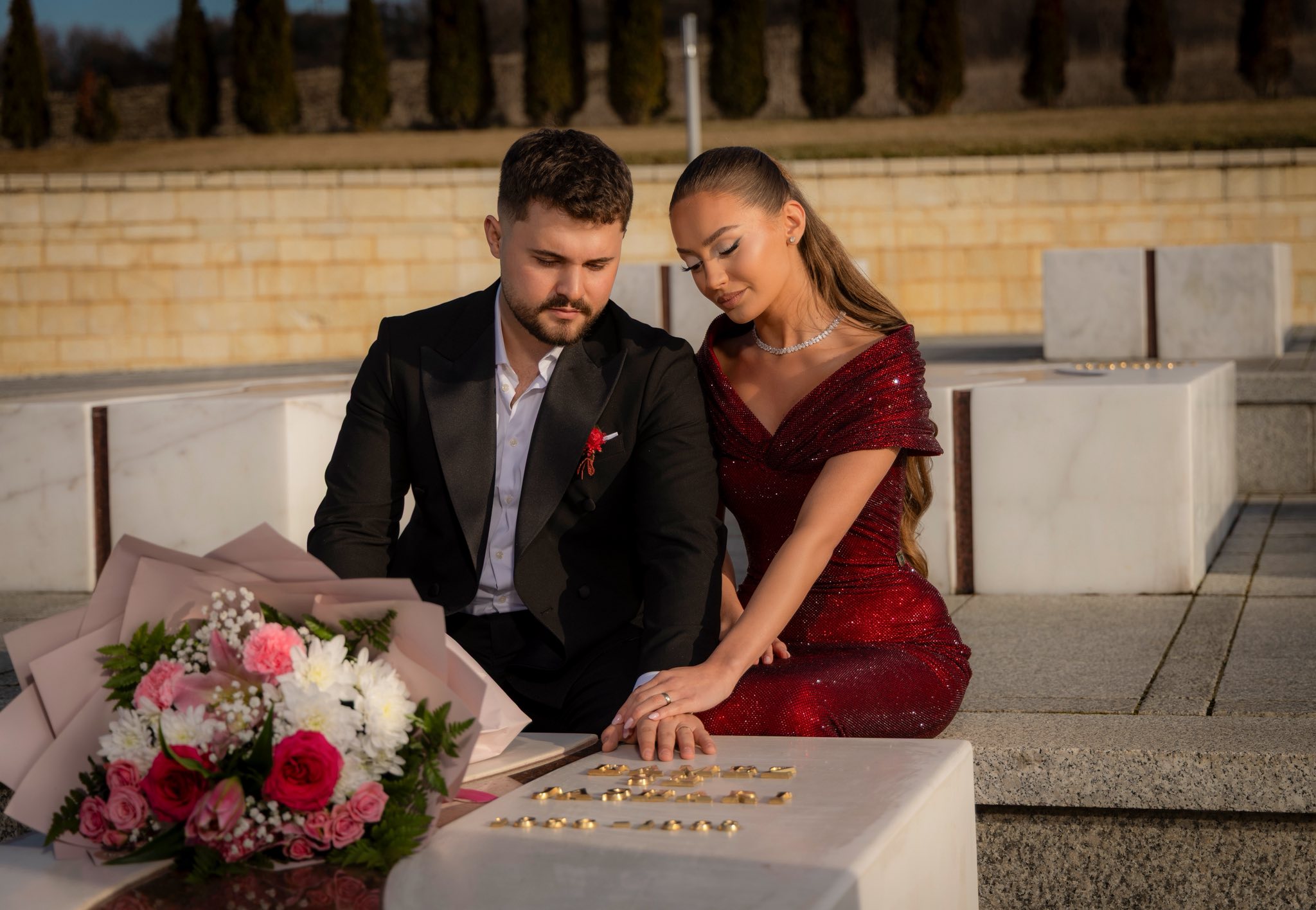 Bekim Jashari emocionon me urimin për fejesën e Hamzës së ri  Edhe në mes të betejës tre ditore  kënga nuk pushoi kurrë