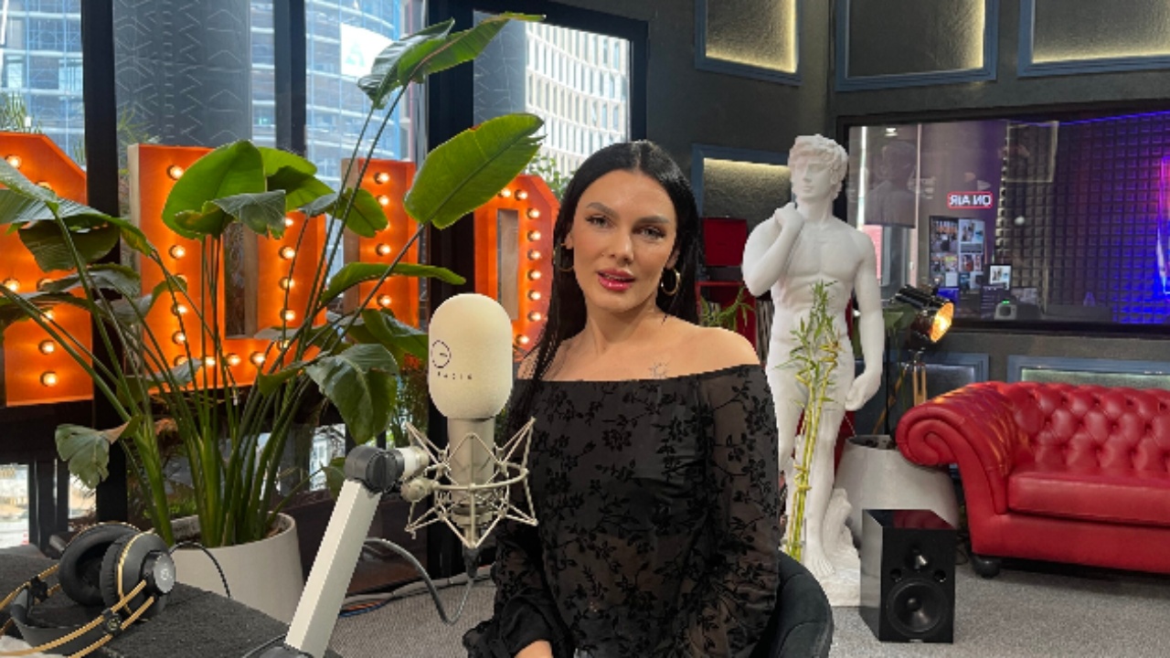  Më pëlqen Mateo  si nuk e njoha në    Konkurrentja e  Për puthen   Brikena është e ftohtë 