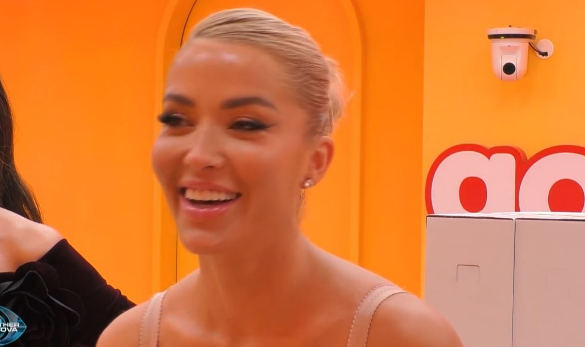 Dolce e përgëzon Limin për edukatën  thotë se Alba jeton në iluzion