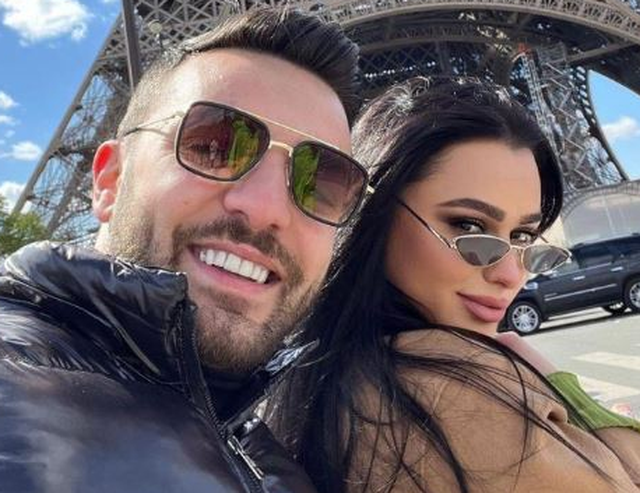 Olsi Bylyku flet për tatuazhin që ka bërë për Egli Takon  këngëtari rrëfen se është penduar 