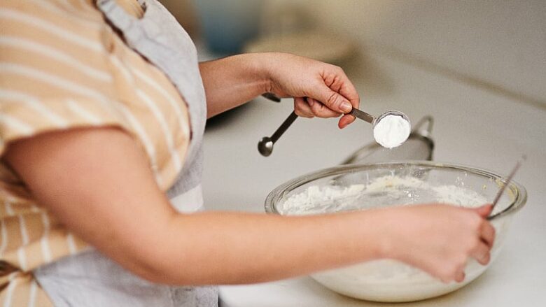 Nuk keni peshore kuzhine  Këto truke të thjeshta do t ju ndihmojnë të matni përbërësit me saktësi