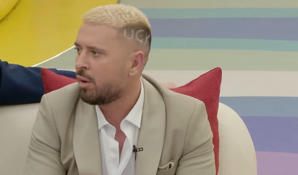 Labi e provokon Labinotin  Veç nënës tem s ia ke gjujt