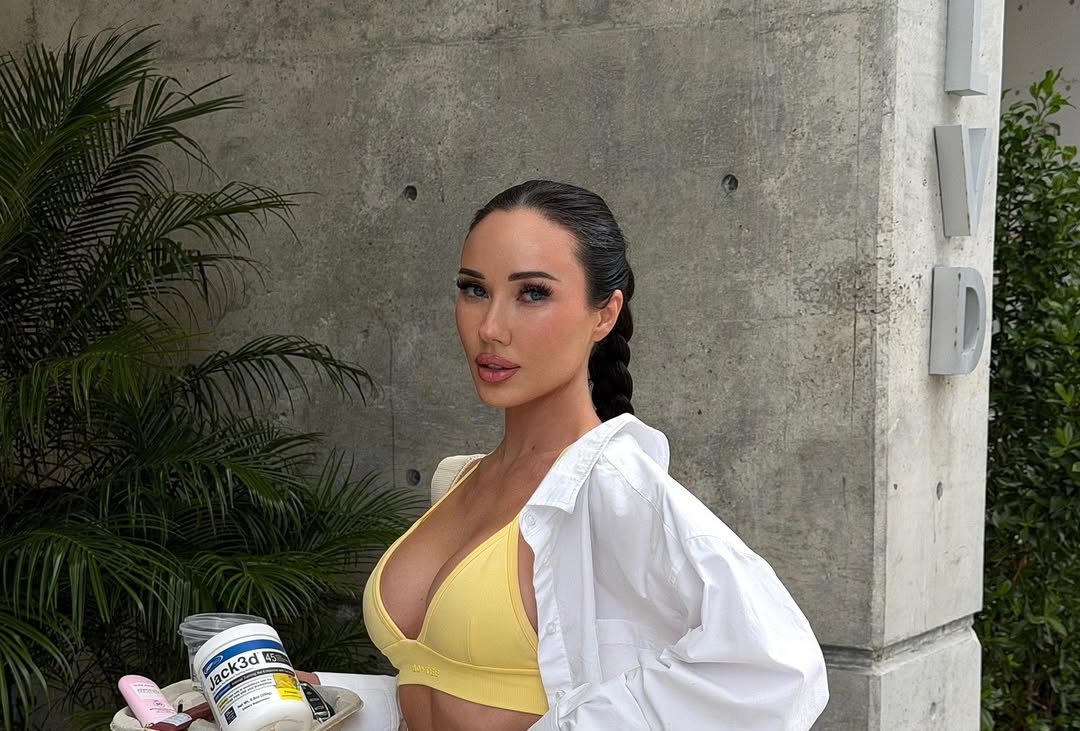 Nina provokon në Instagram me poza plot energji