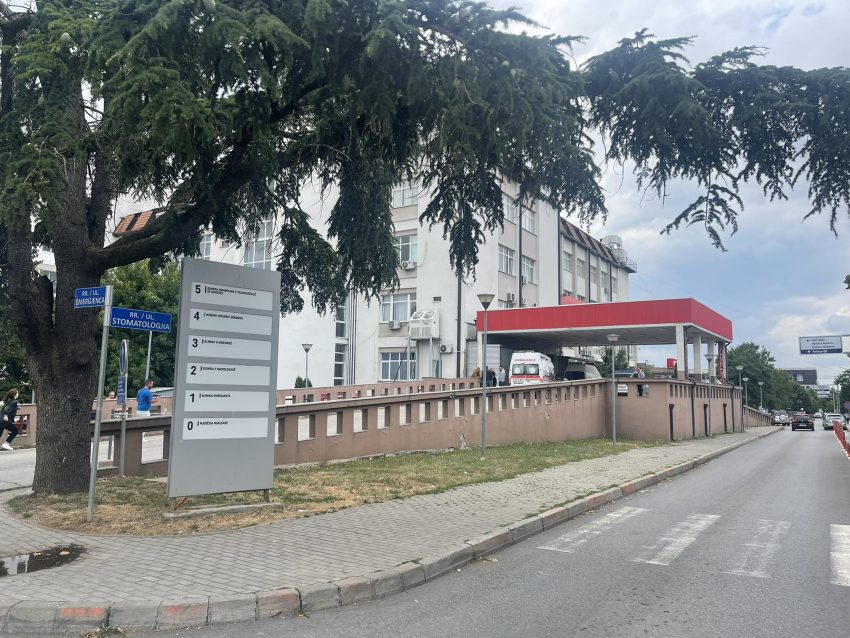 Lindja e parë e vitit 2026   trenjakë  tre djem në QKUK