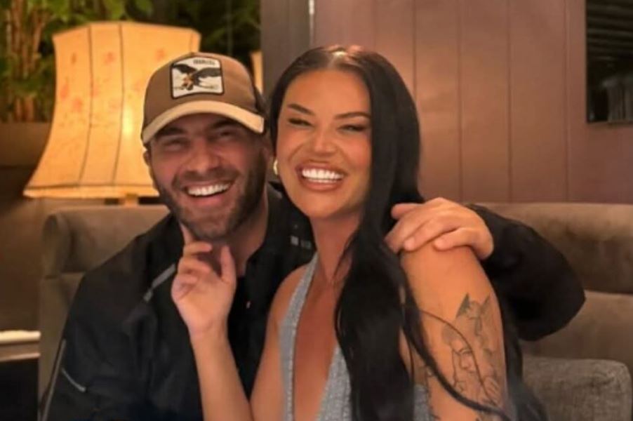 Santi e Patrisi bashkë  shihen nën shoqërinë e njëri tjetrit