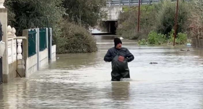 Përmbytjet në Shqipëri gjatë 30 viteve  Dëmi 2 5 miliardë dollarë