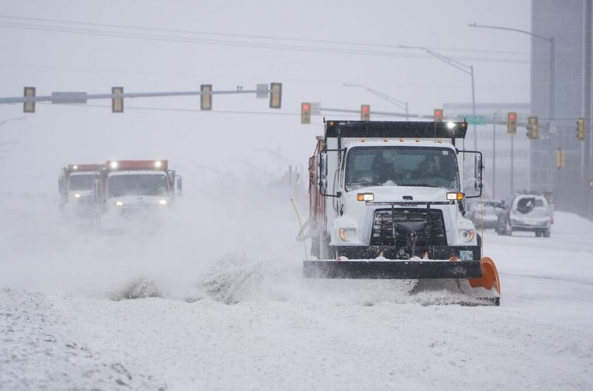 Stuhia në ShBA lë mbi 200 mijë njerëz pa energji elektrike