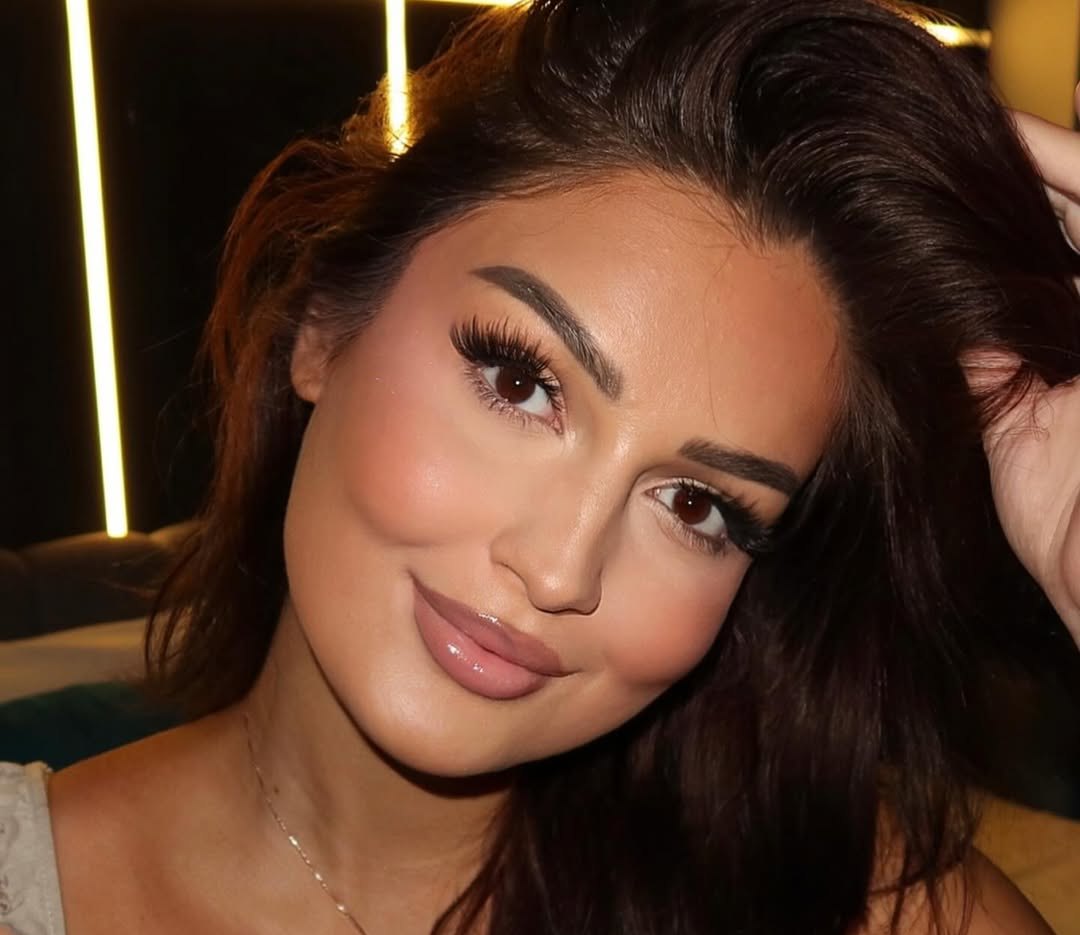 Pak javë pasi u bë nënë  Vesa shfaqet në këtë gjendje