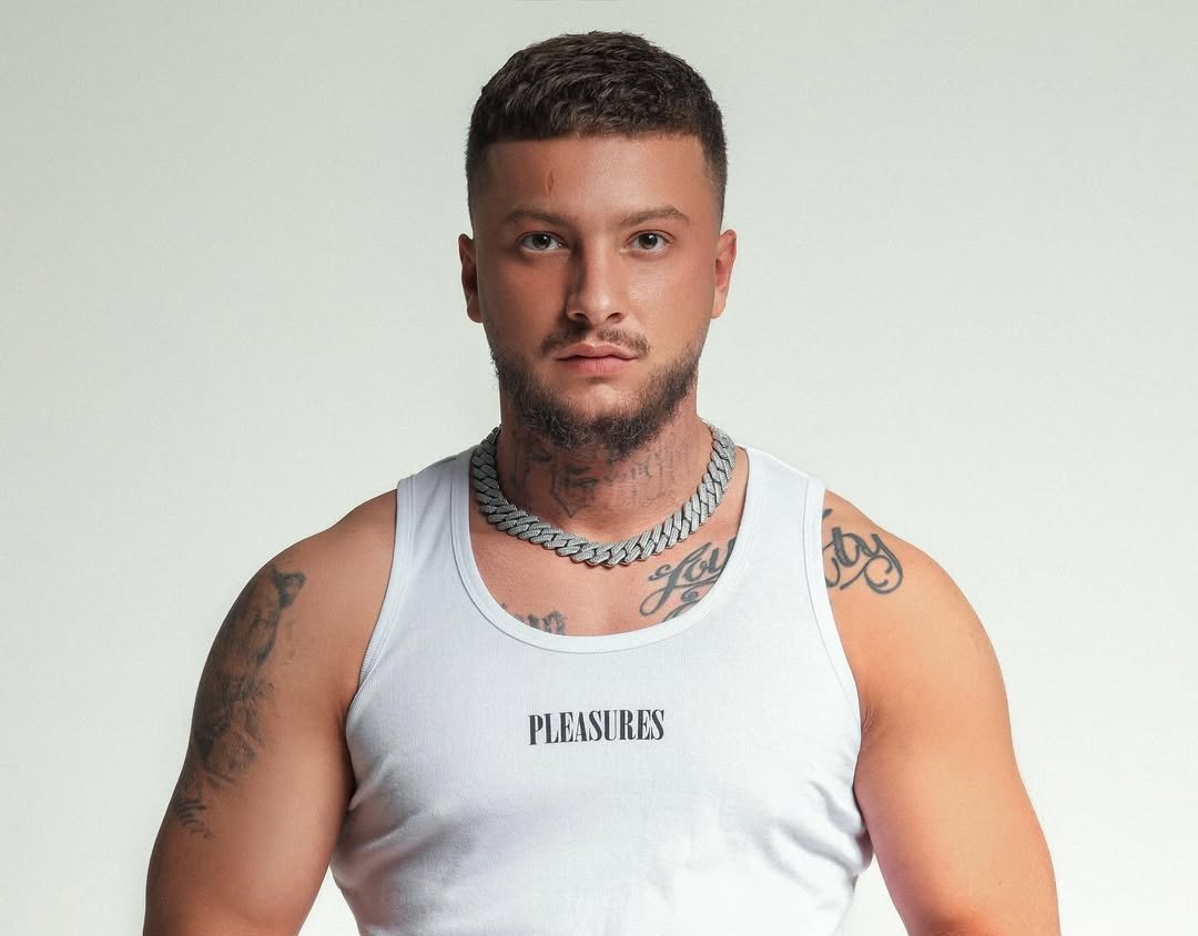 Reperi Fero i kthehet edhe një herë fesë