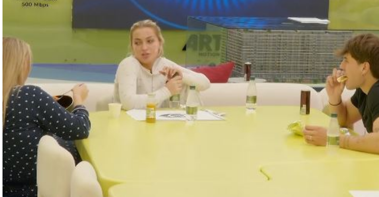 Aurora Elijonës për Klodin  Ky do të të lutet jashtë