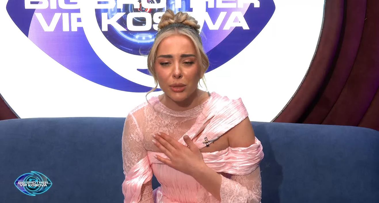 Elijona i reagon dajës  E ke lëndu fëmijën e motrës tënde  e ke për qëllim me m mërzit