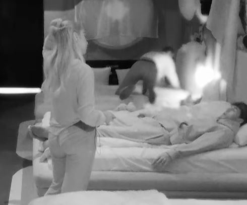 Klodi i ashpër me Elijonën  Mashtruese  