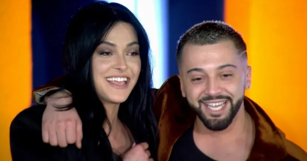 Blerina shfaqet në lot teksa dëgjon këngën e re të Gjestit