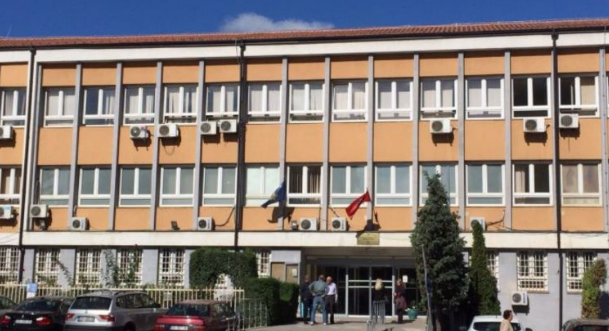 Sot mbahet seanca gjyqësore për rastin e foshnjës që u fut në lavatriçe në Spitalin e Pejës