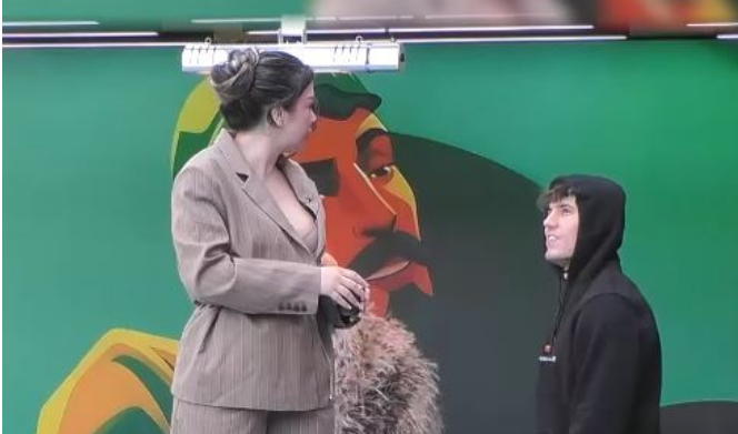  Hajde këtu poshtë ta tregoj unë   Klodi keqkupton Albën