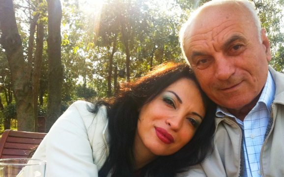 Rovena Stefa ka humbur babain  ky është postimi prekës