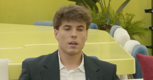  E dua shumë si njeri   Klodi ndihet keq për gjendjen emocionale të Benitës