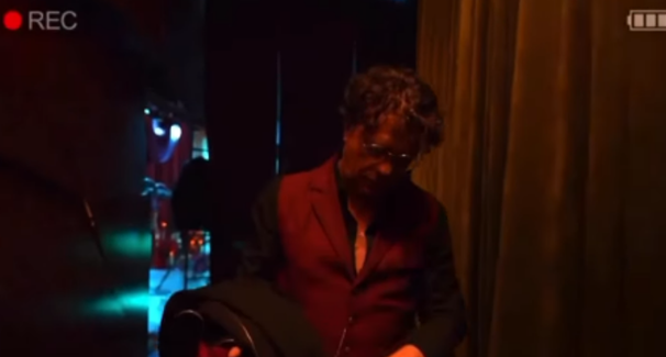 Dalin pamjet  momenti kur Laerti del nga studio pas përjashtimit