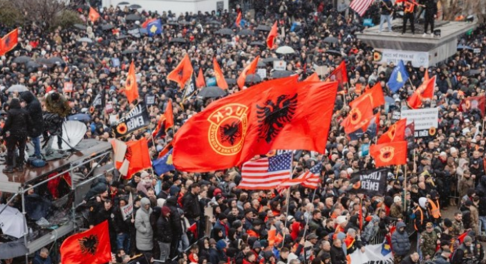 Mbi 130 mijë qytetarë morën pjesë në marshin  Drejtësi  jo politikë 