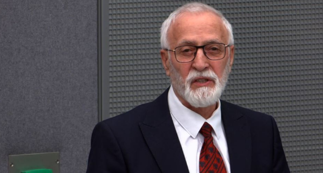 Jakup Krasniqi  Ky është viti i 16 të që po kaloj në burg nga 75 vitet e jetës sime