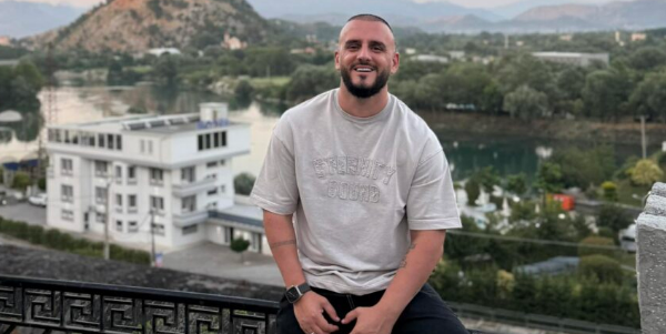 Rasti me mësimdhënësin  reagon Gold AG   Edukoni fëmijët  