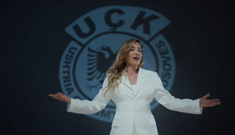  Përvjetori i thyer   Dafina Dauti me këngë emocionuese për çlirimtarët