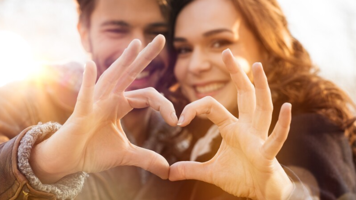 Doni të dini si e shpreh dashurinë partneri juaj  Zbuloni gjuhën e afeksionit që ka secila shenjë e zodiakut