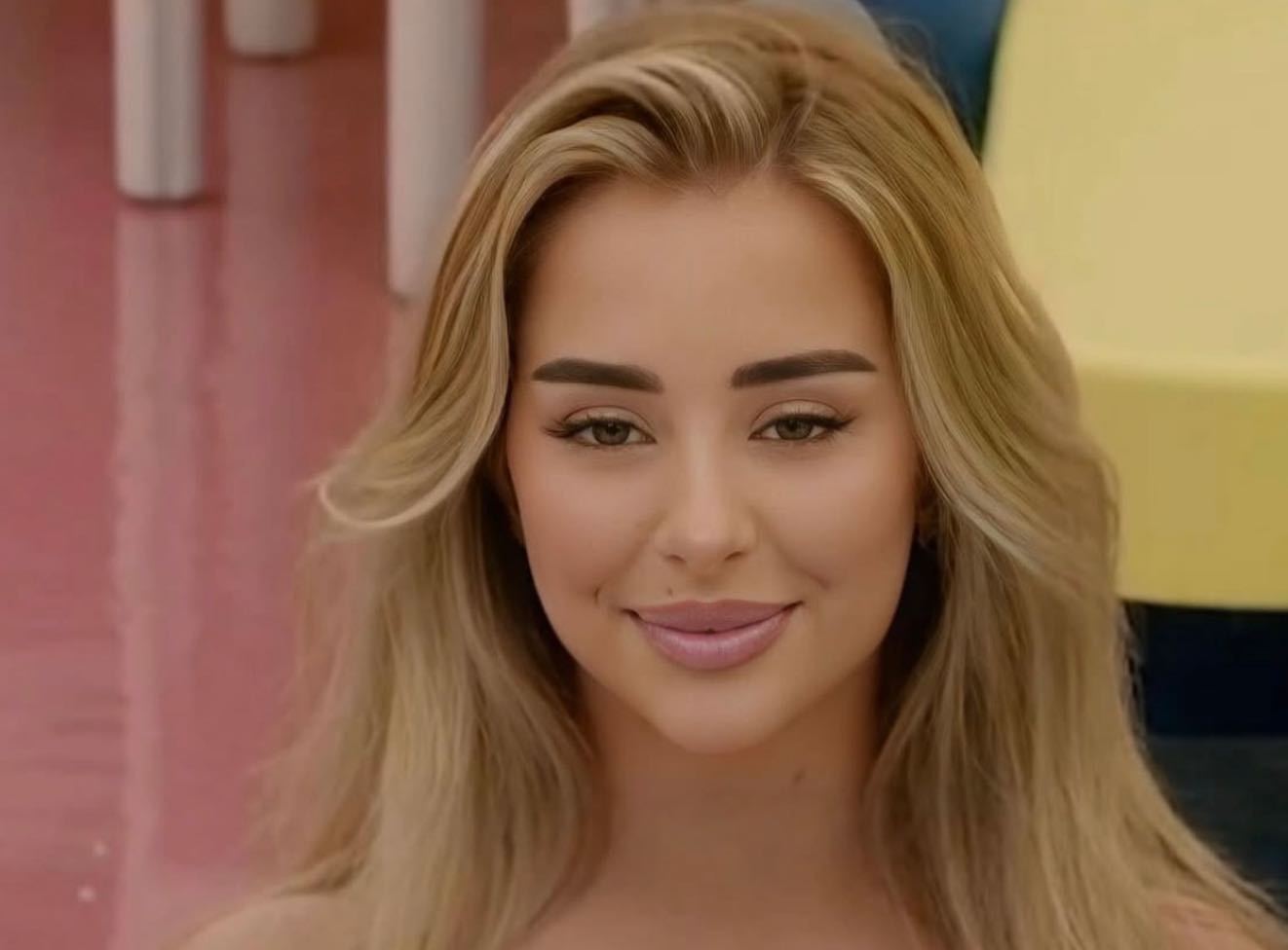 Zbulohen fustanet e Elijonës  dy stile të ndryshme për dasmën e shumëpritur