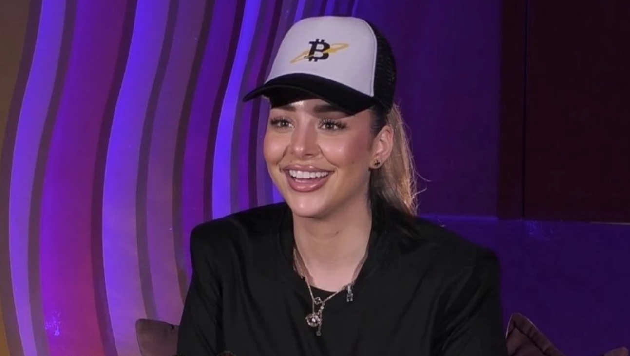 Elijona habit me mungesën e njohurive  nuk e di çka është FSK dhe nuk i njeh figurat historike