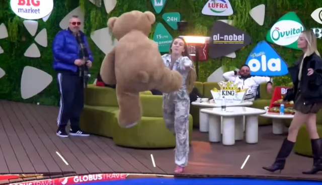 Juela hedh arushin e Brikenës në pishinë  Selin shpërthen ndaj saj