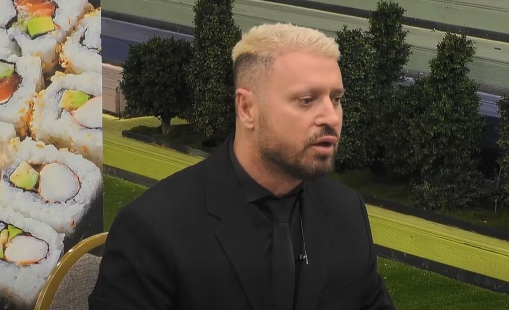  Pse je spiun    Labi vihet në siklet gjatë darkës së të nominuarve