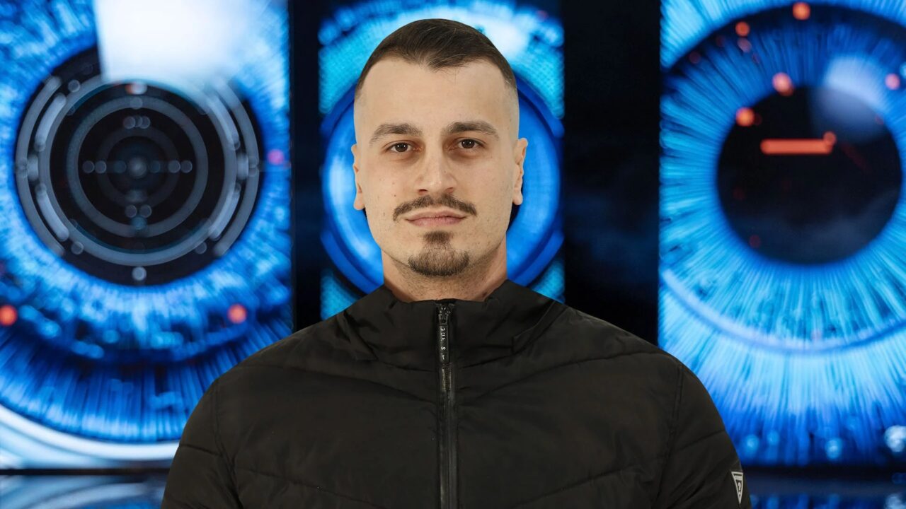  Kam bërë veshët operacion  kam qenë një tip shumë ndryshe dikur   Mateo rrëfen bullizimin dhe vështirësitë e fëmijërisë 