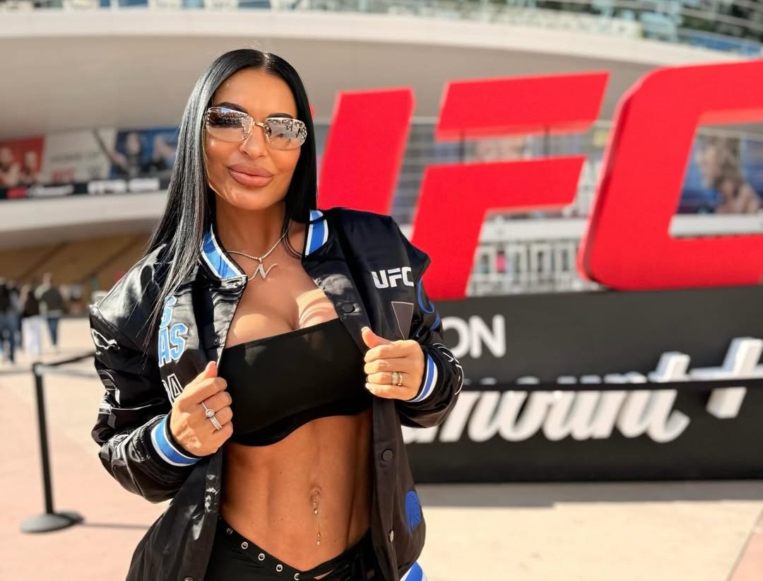 Nadine e  kuqe si flakë   foto që të lë pa fjalë 