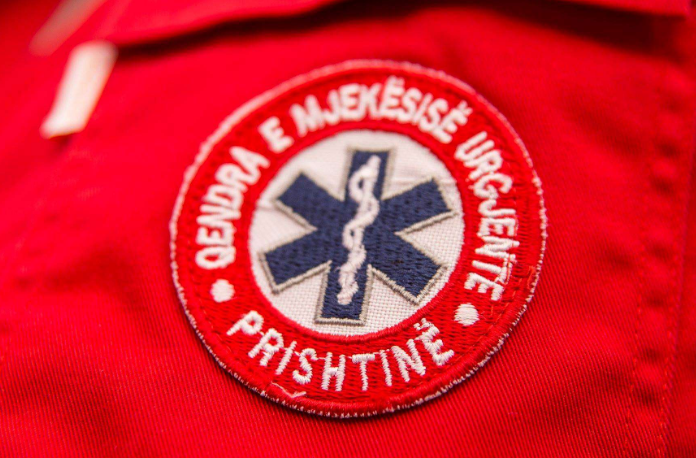 Kujdestaria në Qendrën e Mjekësisë Urgjente s u pagua për dy muaj