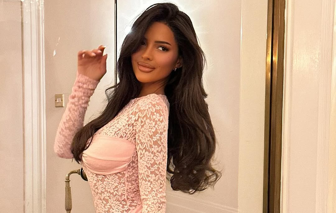 Steph shkëlqen me fustan rozë në setin më të ri