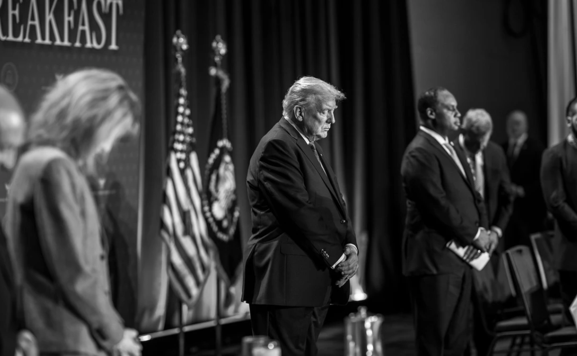 Trump  Për të qenë një komb i madh  duhet të kesh fe  besim dhe Zot