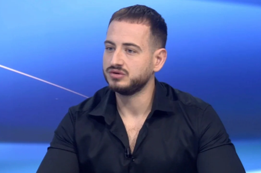 Xum Allushi gjen dashurinë  Publikon foto me partneren e tij