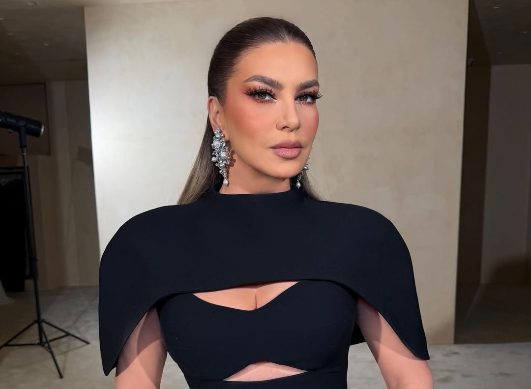 Leonora Jakupi larg glamurit  duket si 20 vjeçare në përditshmëri