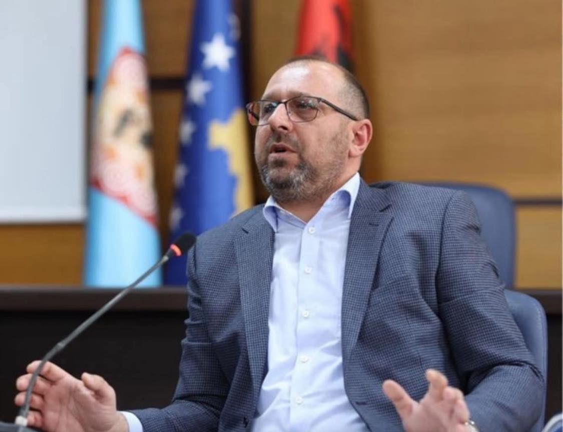 Florian Dushi   Interpretimet e porositura kundër shtetit