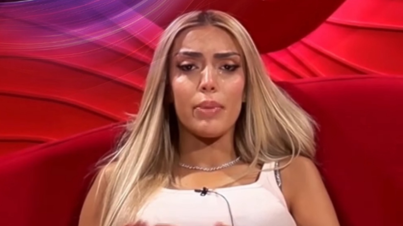  3 ditë nuk kam qenë mirë dhe Mateos nuk i ka interesuar    Brikena shpërthen në lot te Dhoma e Rrëfimit  Nuk kam bërë 