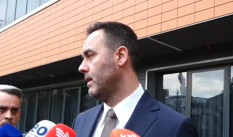  Unë vetë do ta votoja    Konjufca kërkon kandidat nga opozita dhe përmend Vjosa Osmanin si opsion