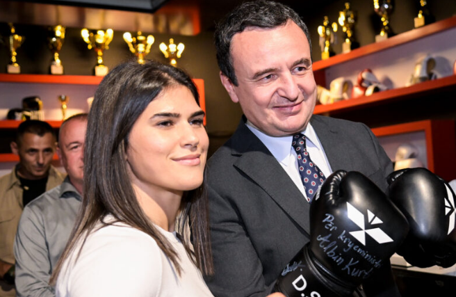 Kurti shkruan për fitoren e jashtëzakonshme të Donjeta Sadikut