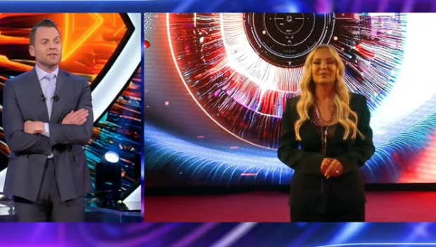 Violeta Kukaj viziton Malin  ja si reagon kur pyetet për ish bashkëshortin