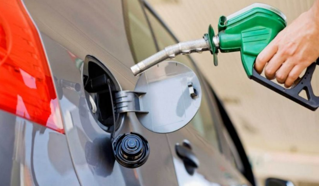 Institucionet monitorojnë çmimet e naftës  tregtarët paralajmërojnë rritje drastike ne Kosovës