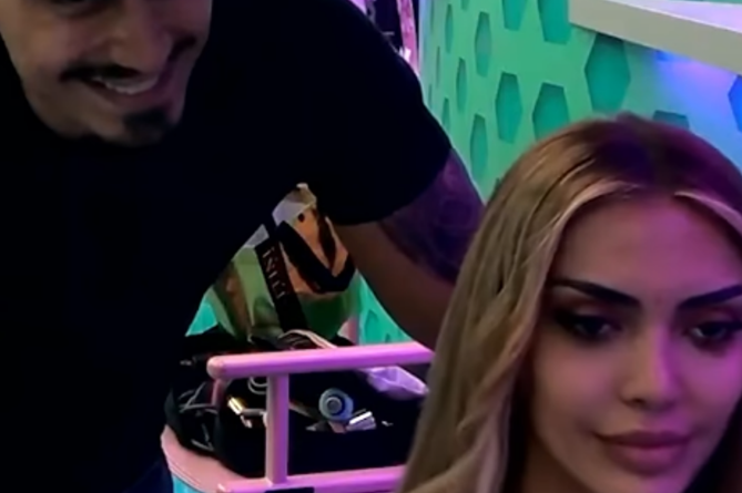 Momente qesharake mes Brikenes dhe Mateos