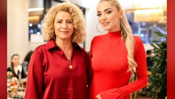 Shkurte Fejza me të bijën si motra binjake  shkëlqejnë në të kuqe