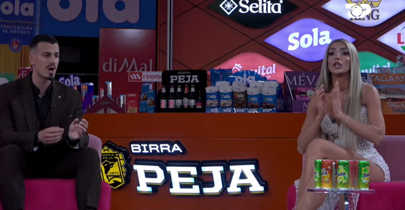 Pse u kris marrëdhënia e çiftit pas puthjes  Brikena sheh klipin kur Mateo kap nga dora Selin