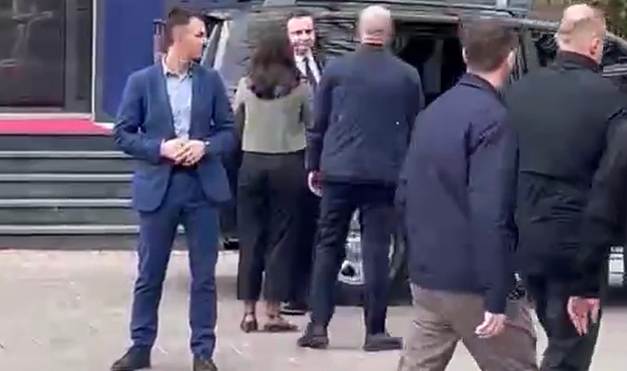 Në kohën e protestës së OVL  UÇK së  Kurti largohet nga Qeveria